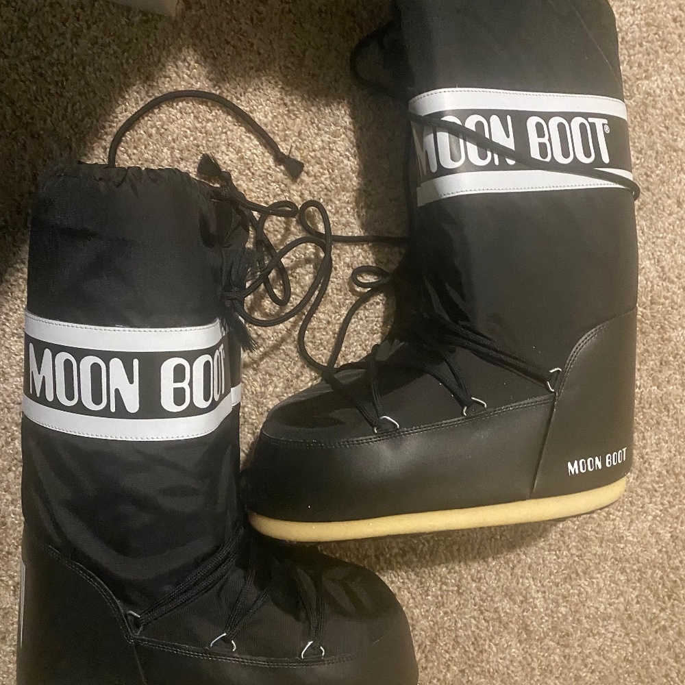 Moon Boots